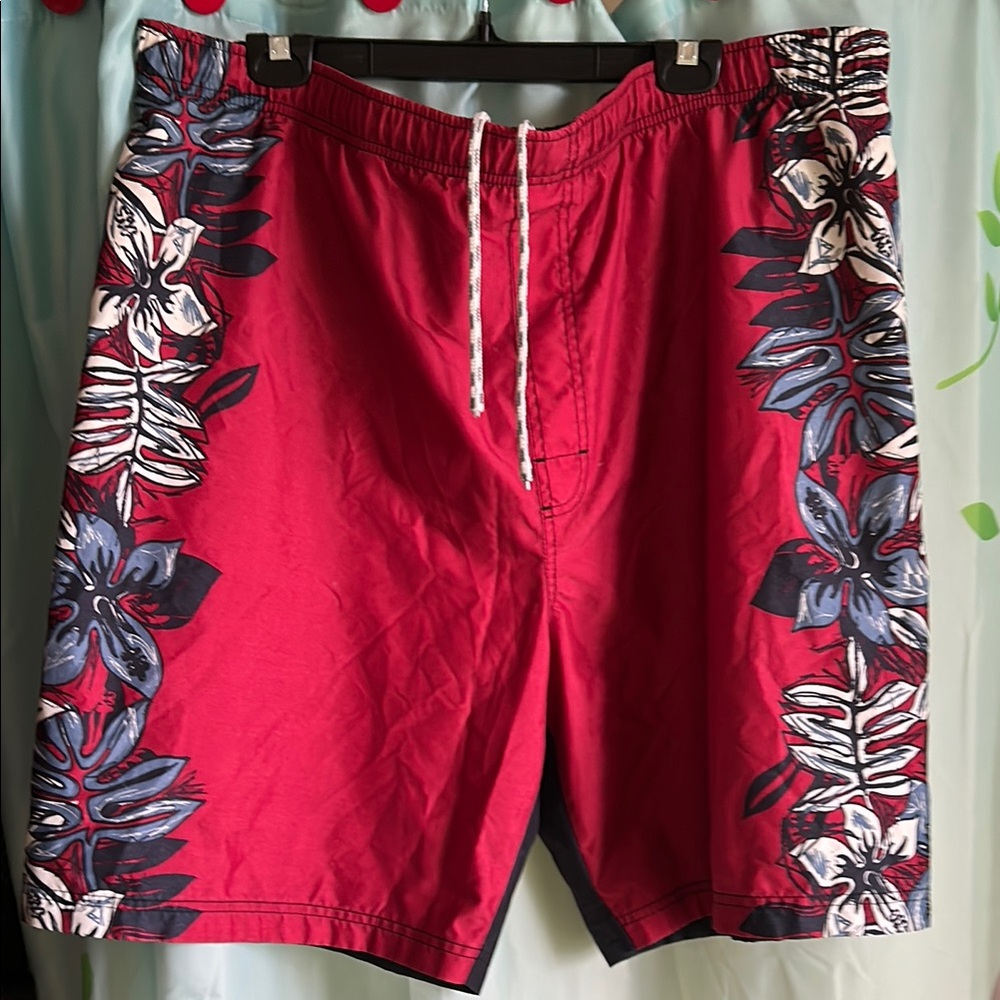 Old Navy men’s swim trunks
